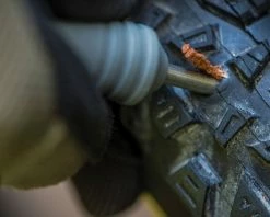 Blackburn PLUGGER Kit De Réparation Pour Pneus Tubeless -Outils-Pignon Soldes 4001 971 6